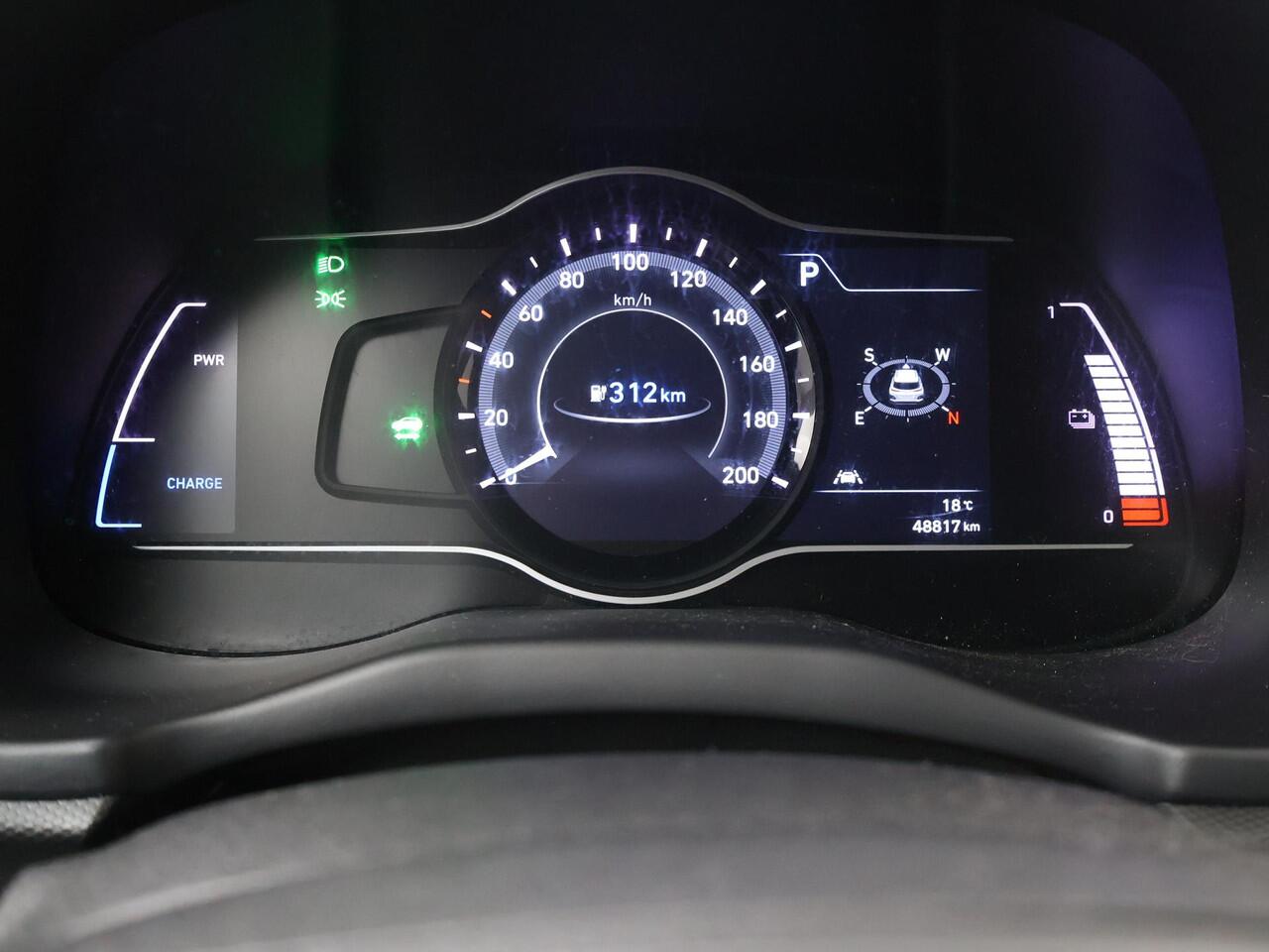 Hyundai Kona EV Fashion 64 kWh | 204 pk | SoH 100% | Adaptive cruise control | Head-up display | Achteruitrijcamera | Apple Carplay/Android Auto |