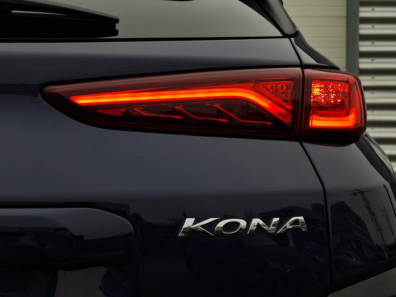 Hyundai Kona EV Fashion 64 kWh | Apple Carplay/Android Auto | Head-up display | Lichtmetalen velgen | Climate control | Achteruitrijcamera |
