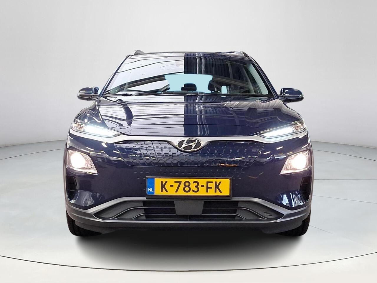 Hyundai Kona EV Fashion 64 kWh | Apple Carplay/Android Auto | Head-up display | Lichtmetalen velgen | Climate control | Achteruitrijcamera |