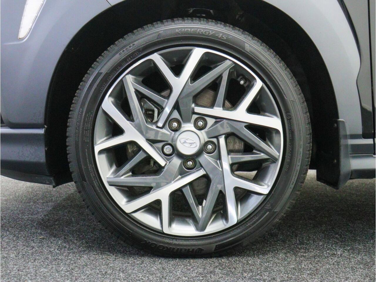 Hyundai Kona 1.6 GDI HEV Premium | Trekhaak | 1e Eigenaar