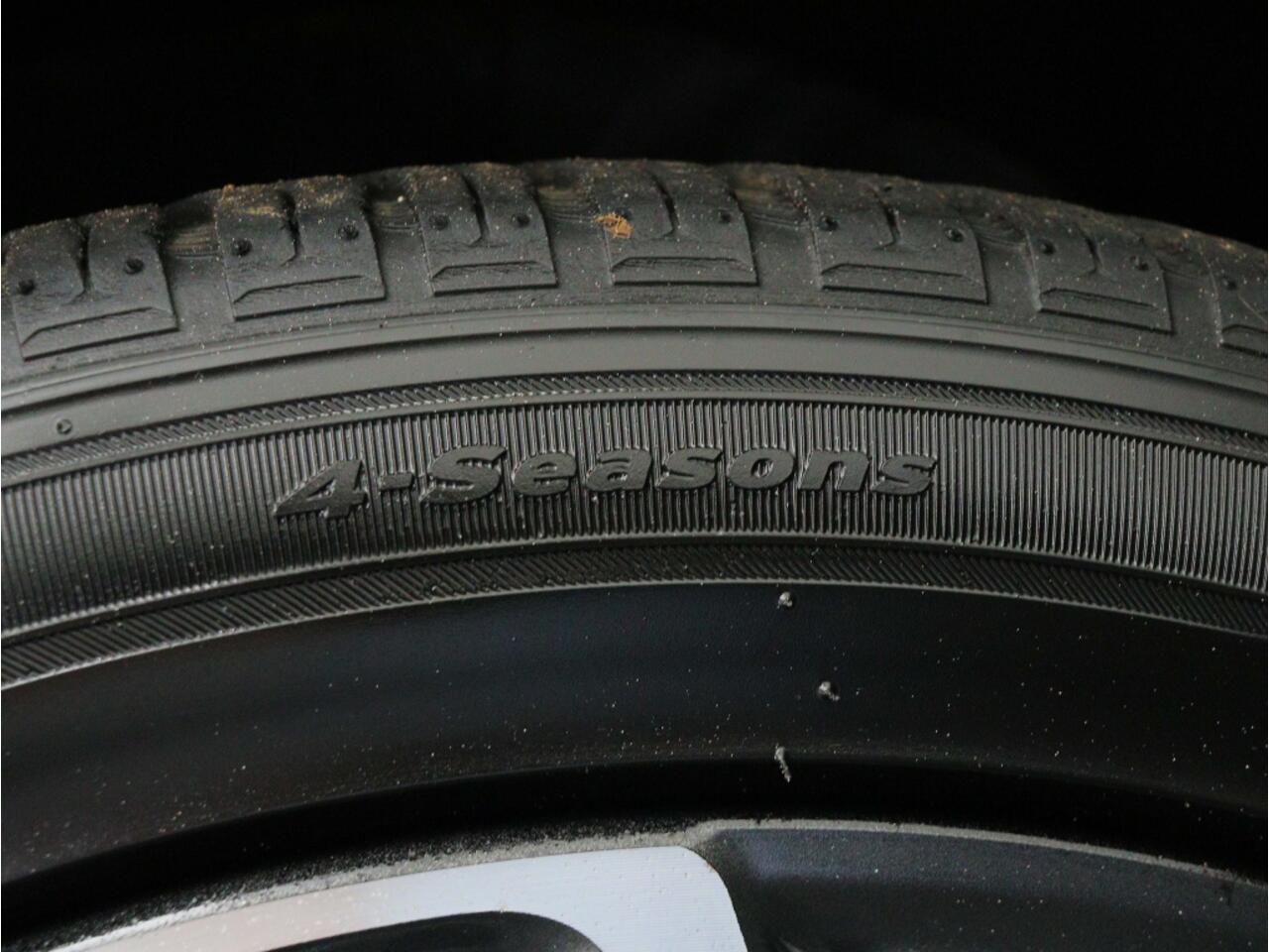 Hyundai Kona 1.6 GDI HEV Premium | Trekhaak | 1e Eigenaar