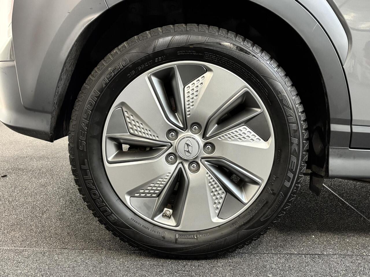 Hyundai Kona EV Comfort Navigatie Climate control Cruise control Camera