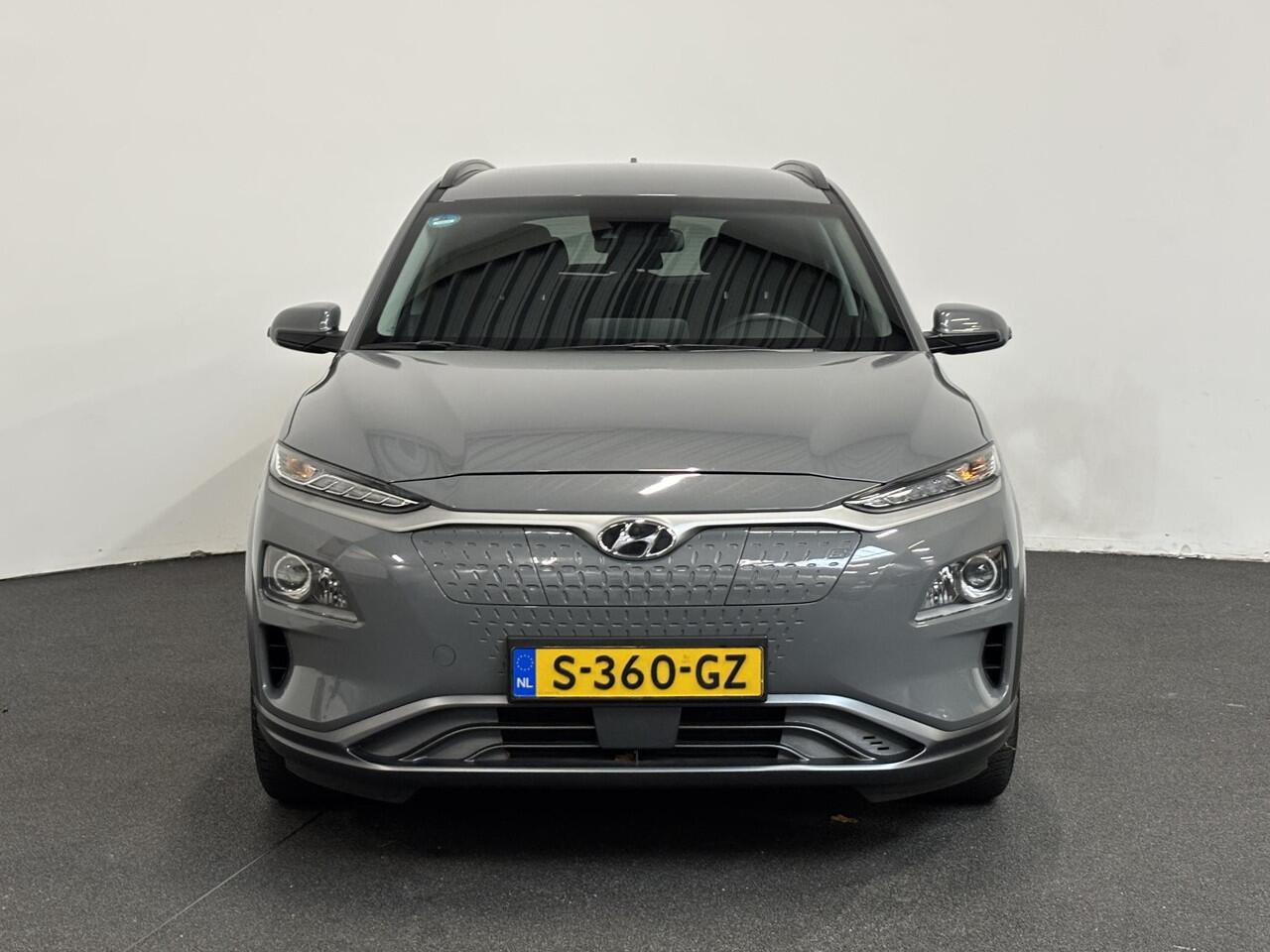 Hyundai Kona EV Comfort Navigatie Climate control Cruise control Camera