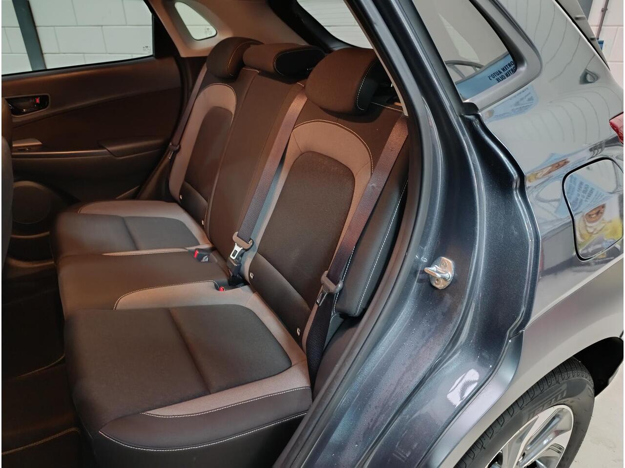 Hyundai Kona 1.6 GDI HEV Fashion Climate controle | Navigatiesysteem | Parkeersensoren | Cruise control | Keyless