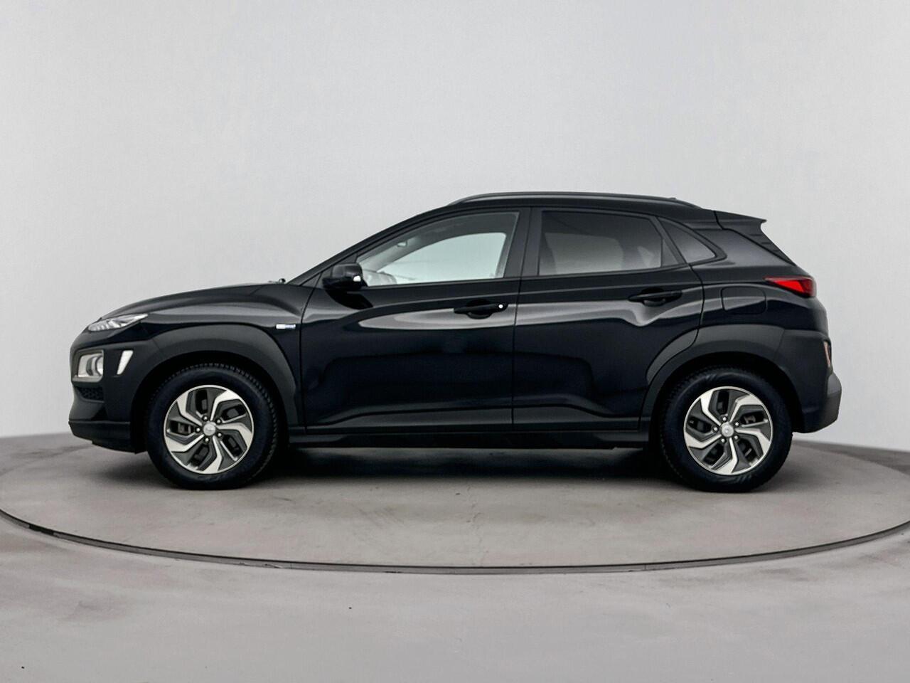 Hyundai Kona 1.6 GDI HEV Comfort | Trekhaak | Navigatie met Apple Carplay/Android Auto | Achteruitrijcamera | All Season Banden |