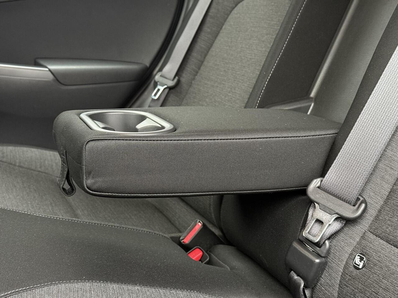 Hyundai Kona EV Comfort 64 kWh / SOH 100% / Trekhaak 300KG / Navigatie / KRELL Audio / Adaptive Cruise Control / Climate Control / Achteruitrijcamera /