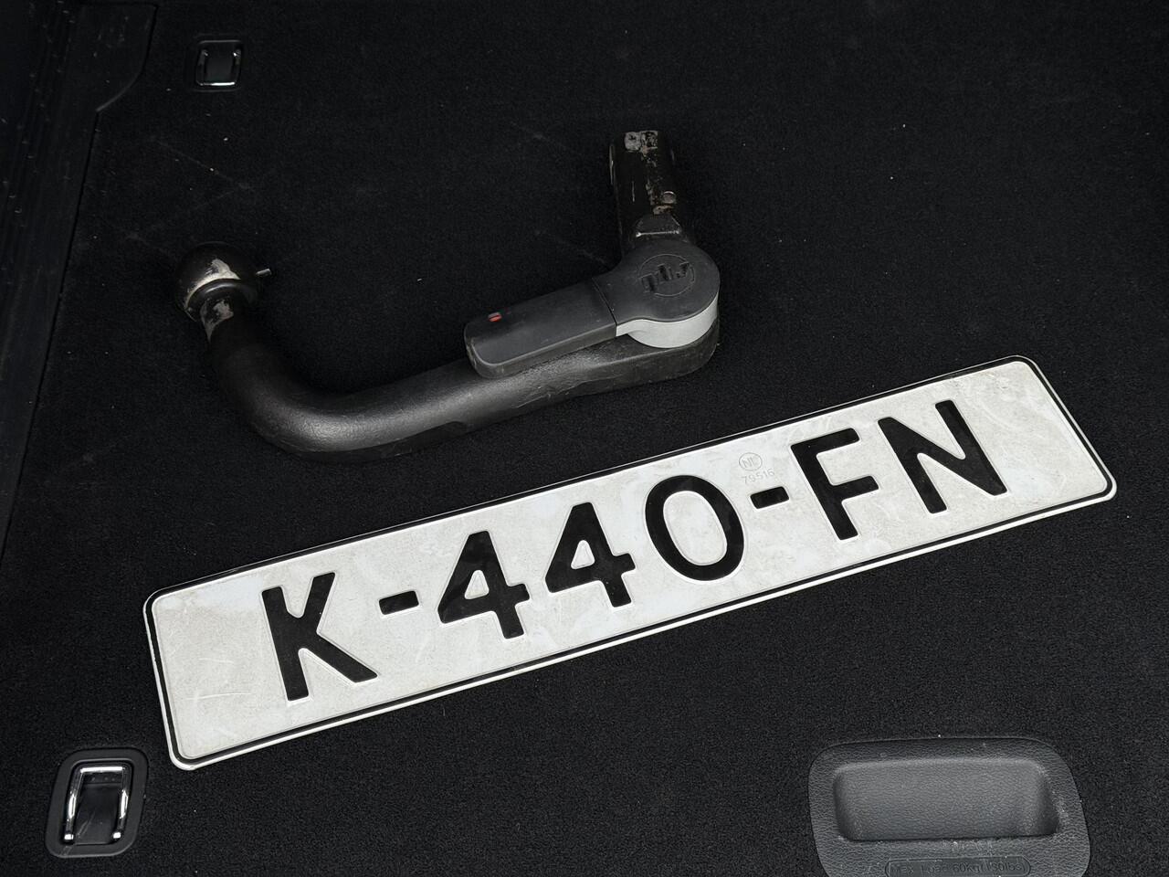 Hyundai Kona EV Comfort 64 kWh / SOH 100% / Trekhaak 300KG / Navigatie / KRELL Audio / Adaptive Cruise Control / Climate Control / Achteruitrijcamera /