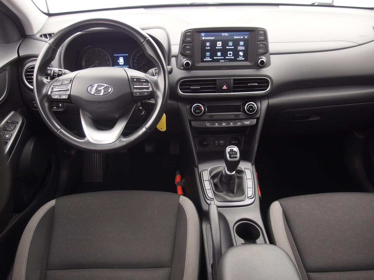 Hyundai Kona 1.0 T-GDI Comfort CAMERA / CARPLAY / CLIMA / CRUISE / PDC / BLUETOOTH / NL-AUTO