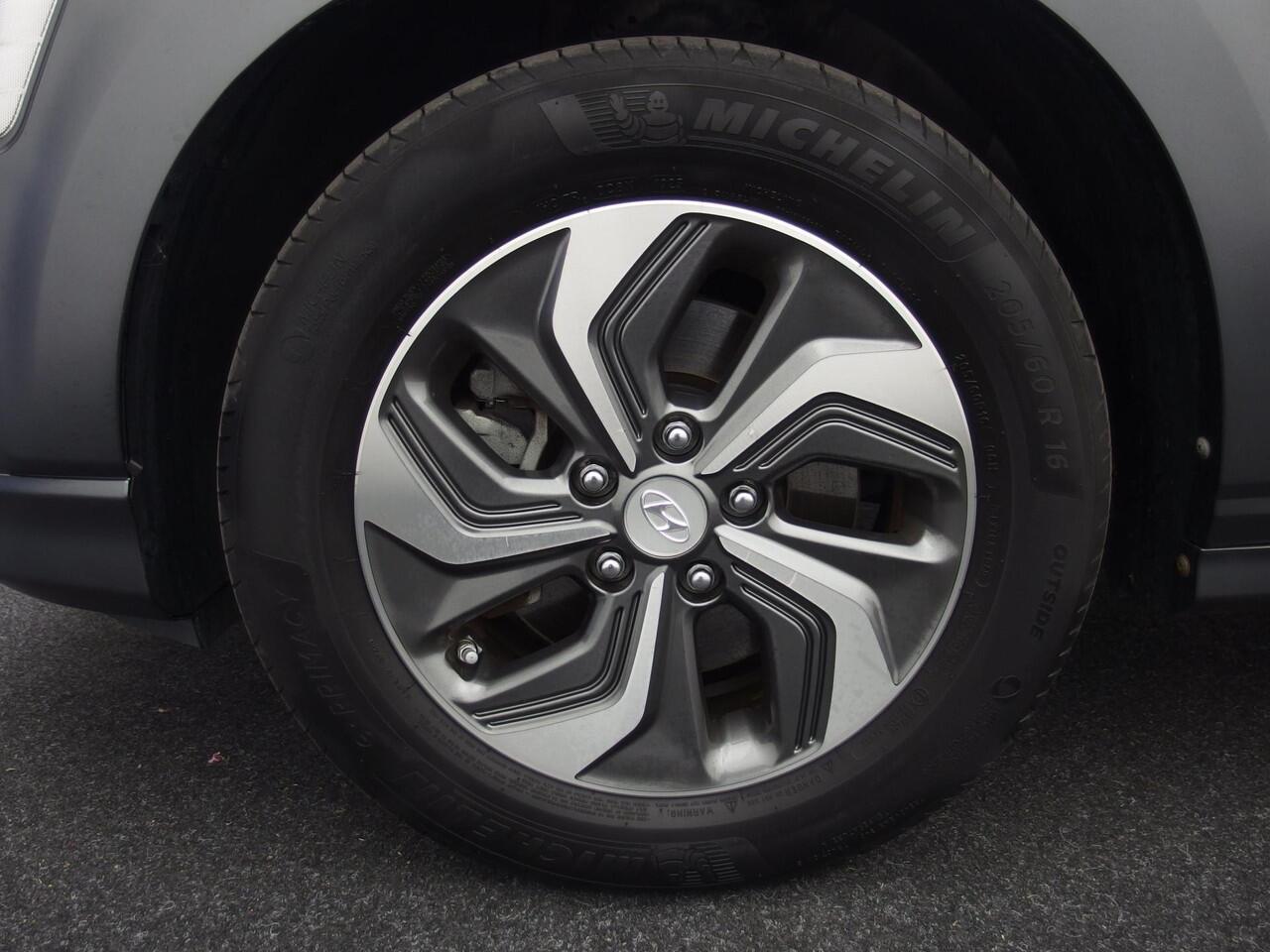 Hyundai Kona 1.6 GDI HEV Fashion KEYLESS / CAMERA / CARPLAY / HUD / ACC / NAVI / CLIMA / PDC / BLUETOOTH / NL-AUTO