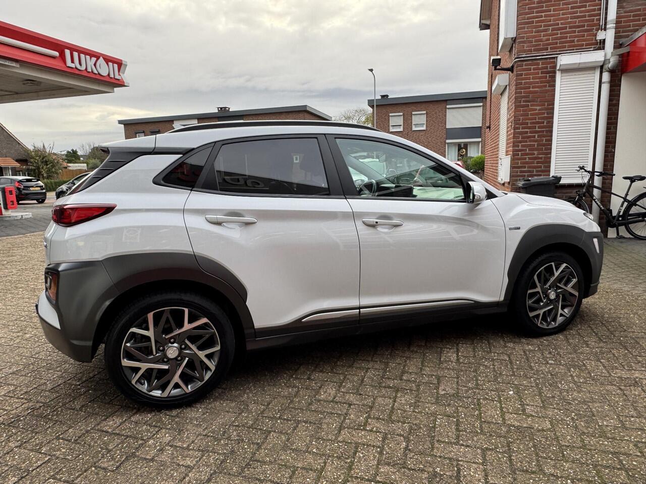 Hyundai Kona 1.6 GDI HEV Premium *TREKHAAK/ACC/NAVI/LEDER*