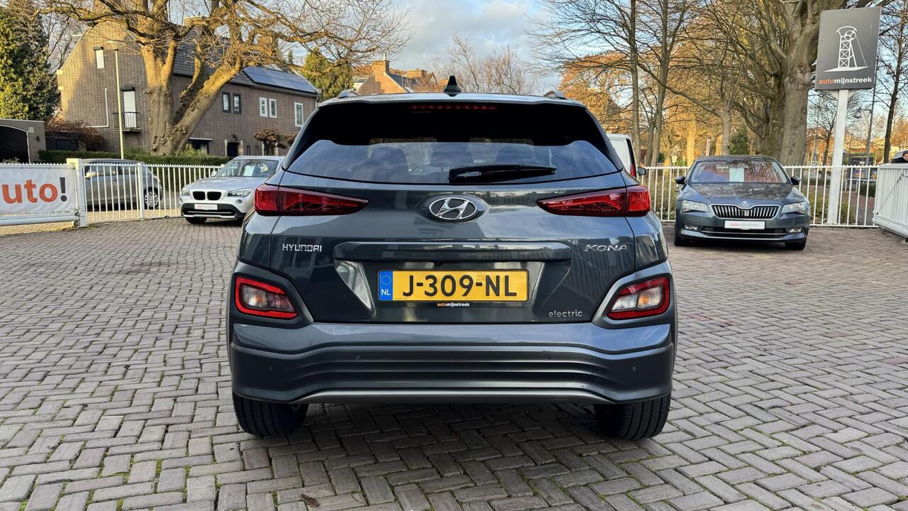 Hyundai Kona EV Fashion 39 kWh | Eerste eigenaar | BlueLink |