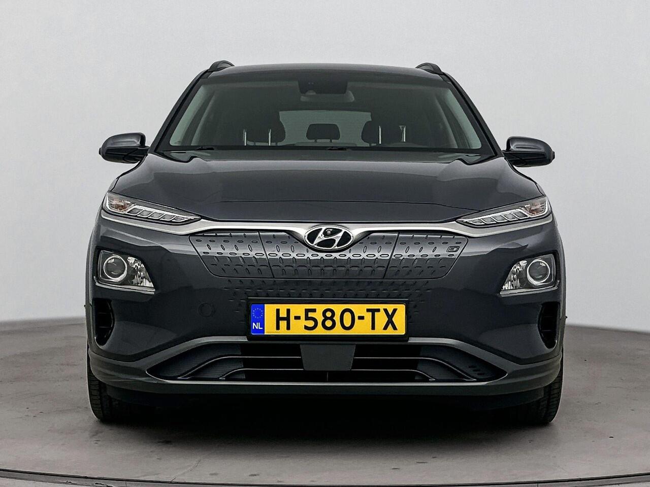 Hyundai Kona EV Fashion 64 kWh | Lane Assist | Dodehoek Detectie | Adaptive Cruise | Soh 95,8% |
