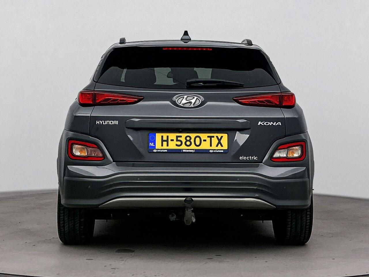 Hyundai Kona EV Fashion 64 kWh | Lane Assist | Dodehoek Detectie | Adaptive Cruise | Soh 95,8% |