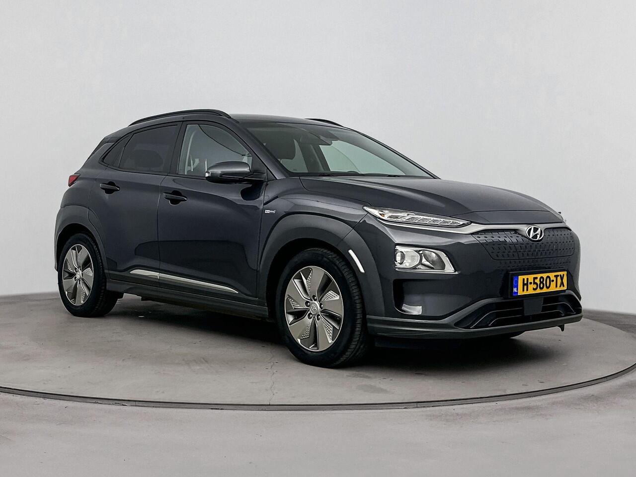 Hyundai Kona EV Fashion 64 kWh | Lane Assist | Dodehoek Detectie | Adaptive Cruise | Soh 95,8% |