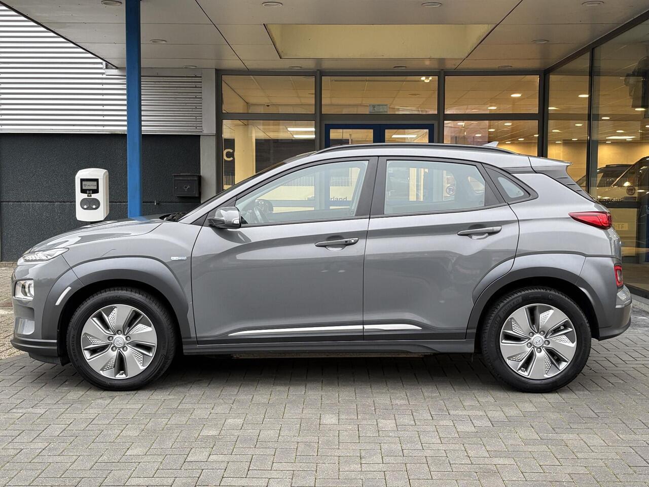 Hyundai Kona EV Comfort 39 kWh | Adaptive cruise control | Scherm met Apple Carplay/Android auto | Achteruitrijcamera