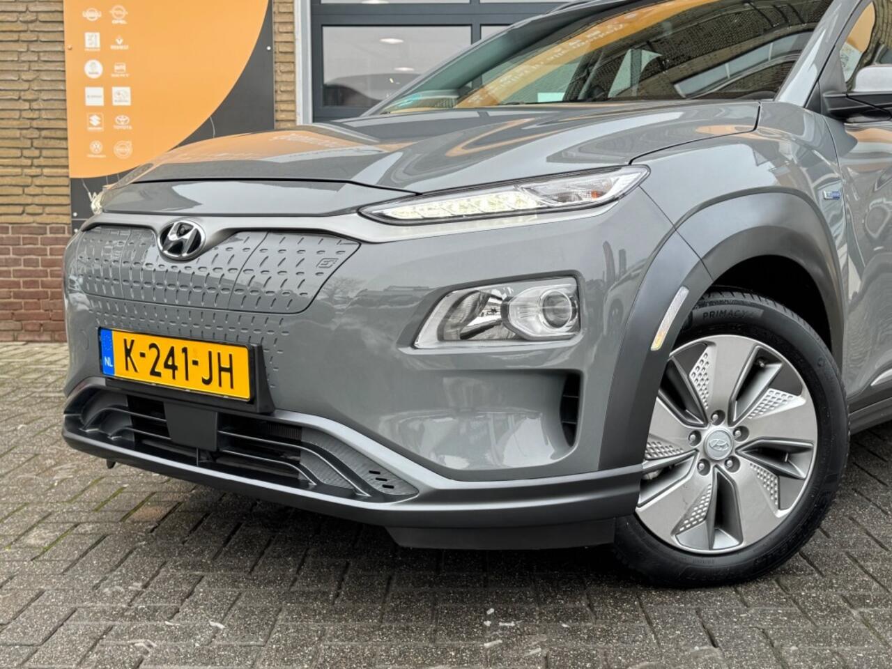 Hyundai Kona EV COMFORT 39 KWH ACC-CRUISE/CAMERA/LED/NL-AUTO/54.000 KM/SOH100%