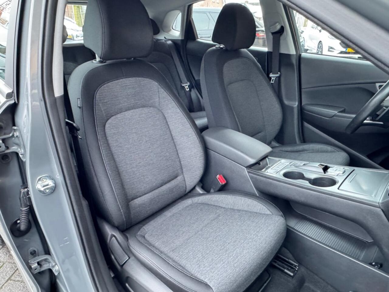 Hyundai Kona EV COMFORT 39 KWH ACC-CRUISE/CAMERA/LED/NL-AUTO/54.000 KM/SOH100%