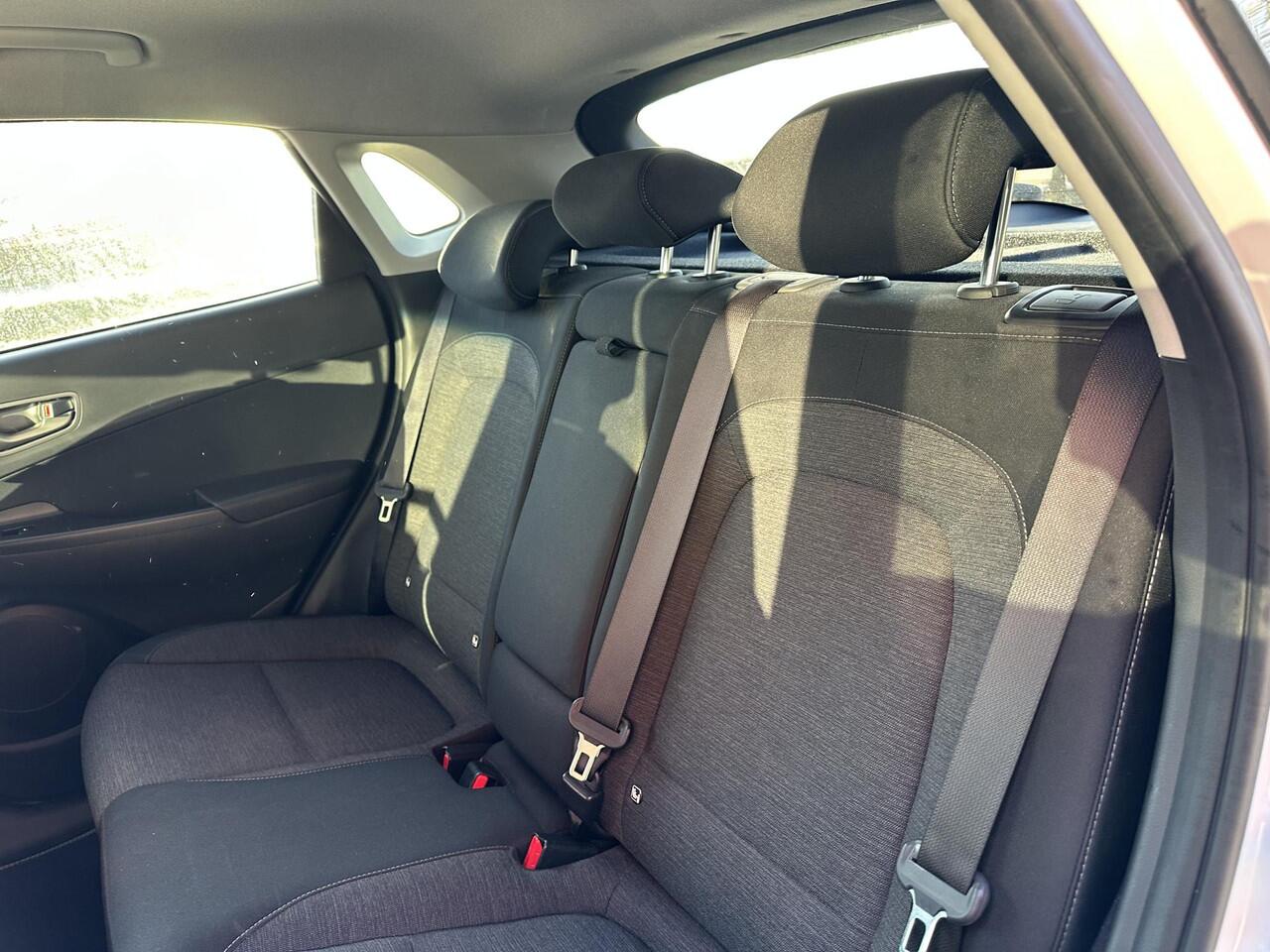 Hyundai Kona EV Comfort 64 kWh | SOH: 95,6% | 3 Fase | Warmtepomp | Navi | Adaptive CC | Climate |