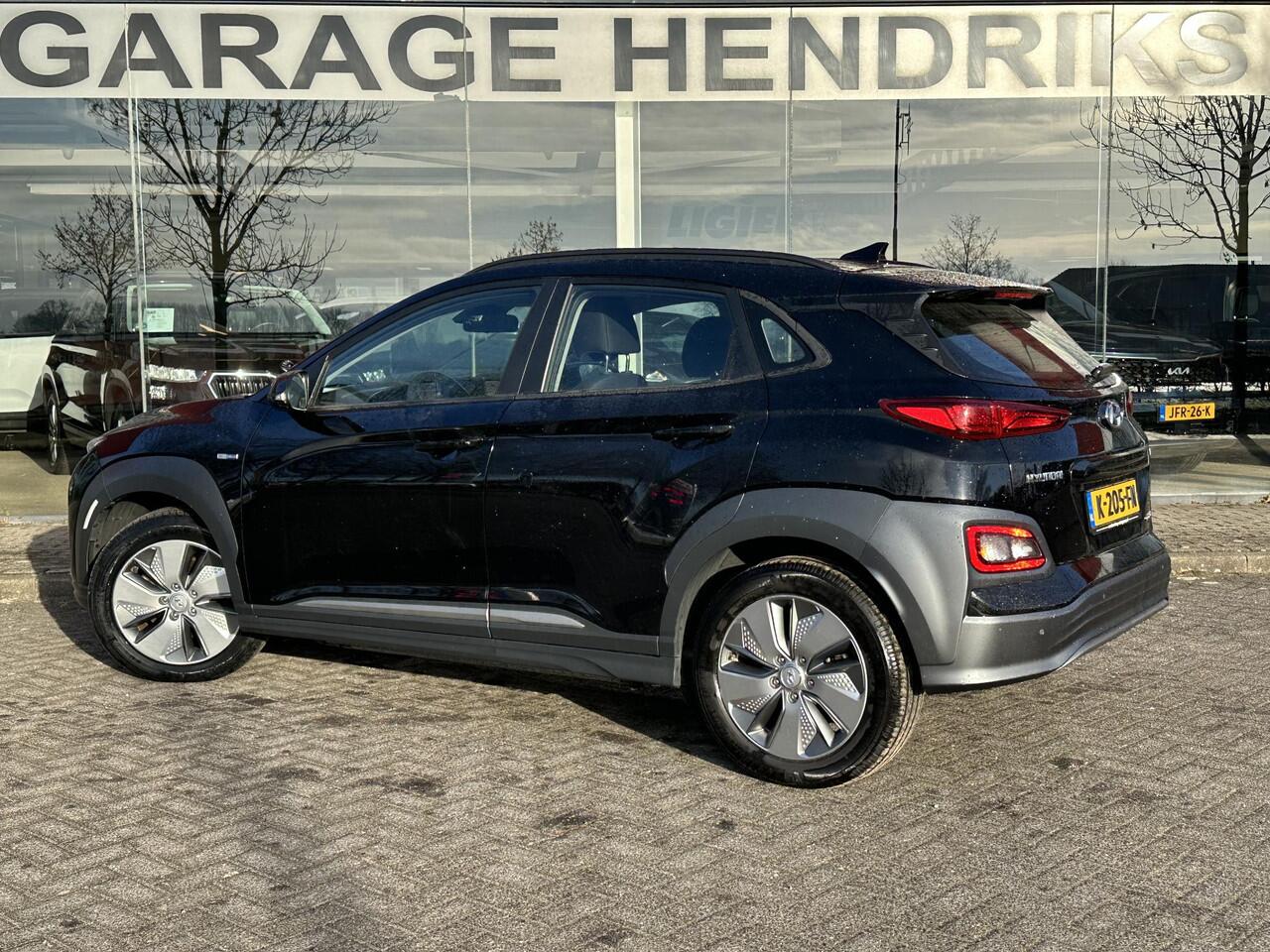 Hyundai Kona EV Comfort 64 kWh | SOH: 94,7 % | 3 Fase | Warmtepomp | Navi | Adaptive CC | Climate |