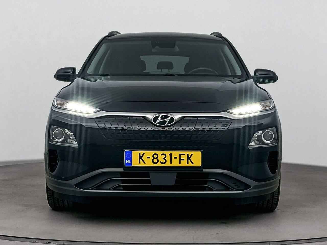 Hyundai Kona EV Fashion 64 kWh | Navigatie| SOH 95.7% | Achteruitrij Camera | Dodehoek Detectie | Head Up Display |