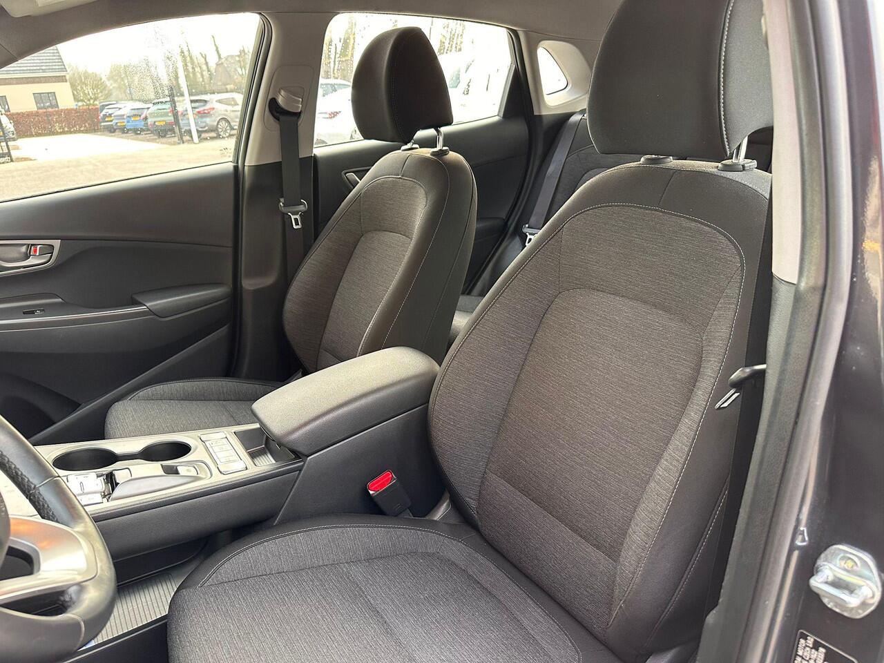 Hyundai Kona EV Comfort 64 kWh | SOH: 96,4% | 3 Fase |Warmtepomp | Navi | Adaptive CC | Climate |