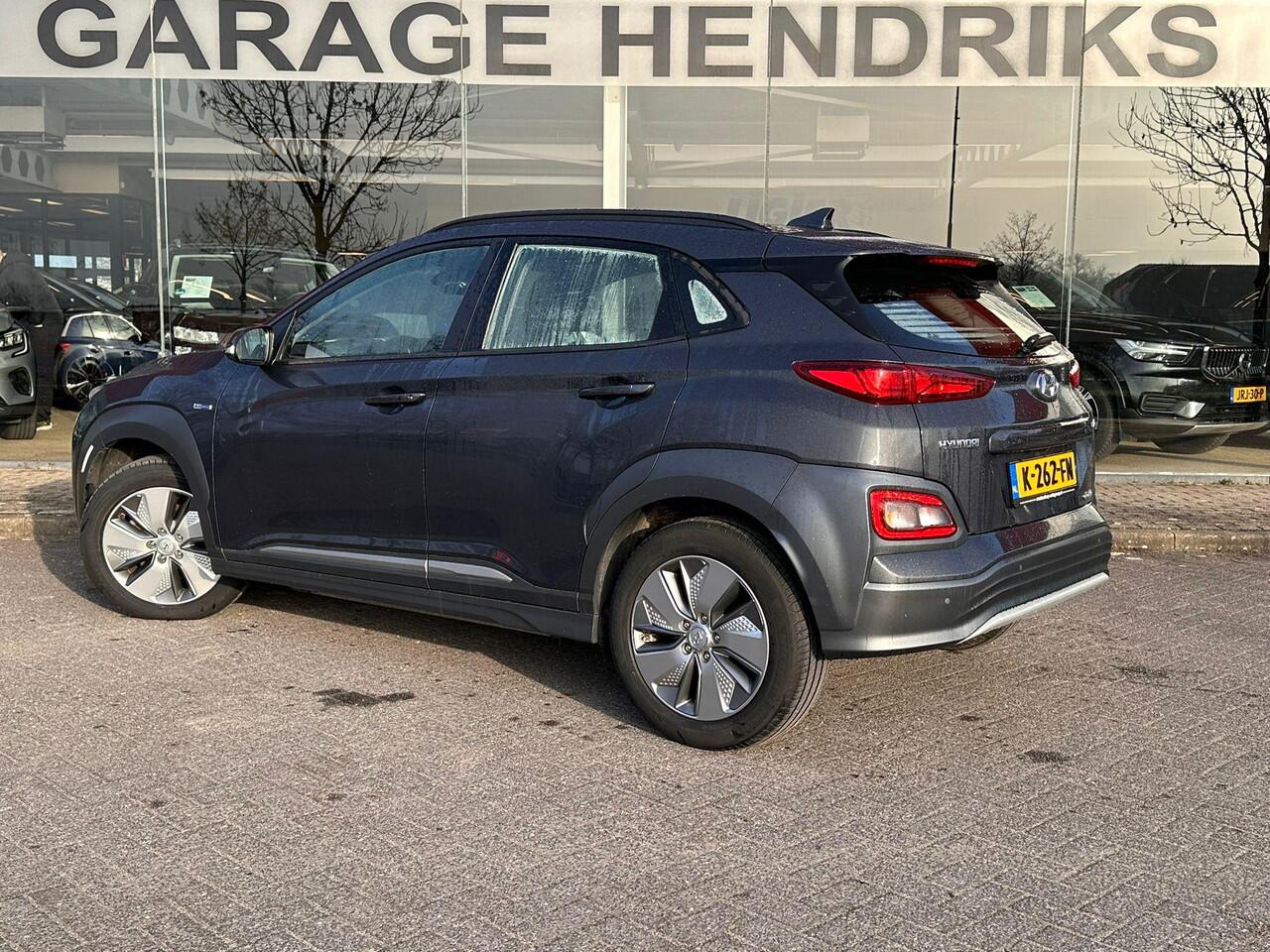Hyundai Kona EV Comfort 64 kWh | SOH: 96,4% | 3 Fase |Warmtepomp | Navi | Adaptive CC | Climate |