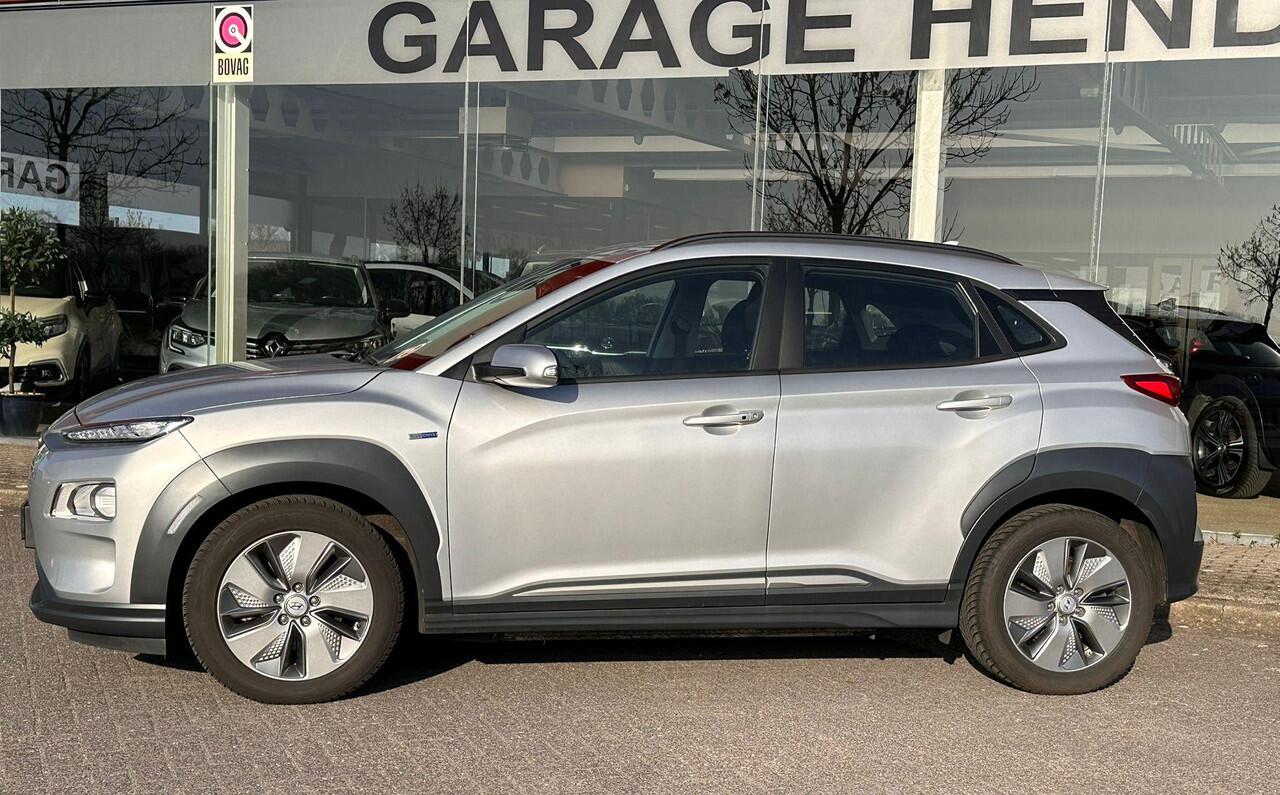 Hyundai Kona EV Comfort 64 kWh | SOH: 94,6% | Trekhaak | 3 Fase | Warmtepomp | Navi | Adaptive CC | Climate |