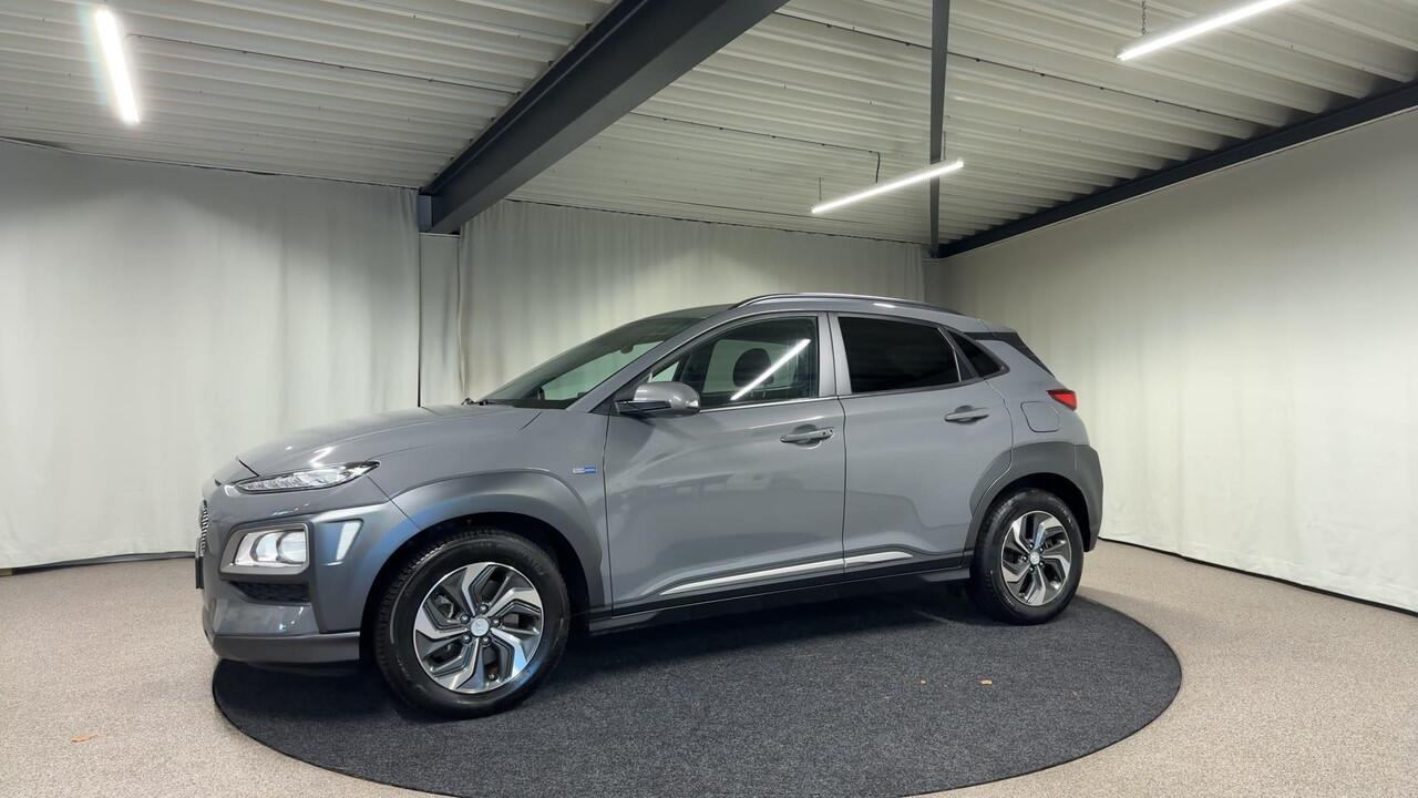Hyundai Kona 1.6 GDI HEV Fashion Automaat | Navi | HUD | Krell
