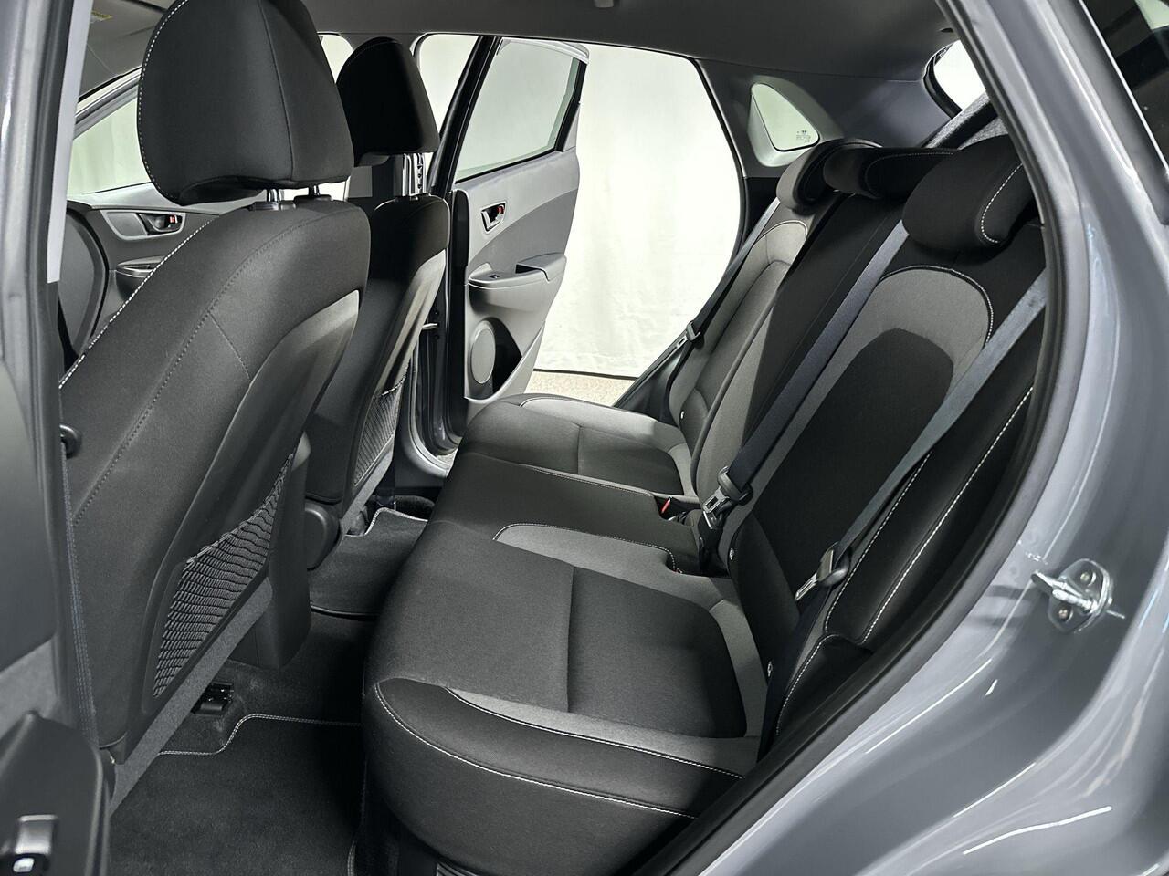 Hyundai Kona 1.6 GDI HEV Fashion Automaat | Navi | HUD | Krell