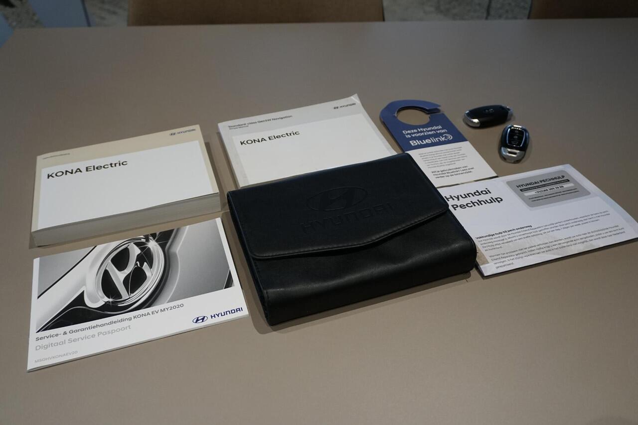 Hyundai Kona EV Premium Sky 64 kWh + PANODAK / STOELVENTILATIE / HEAD-UP