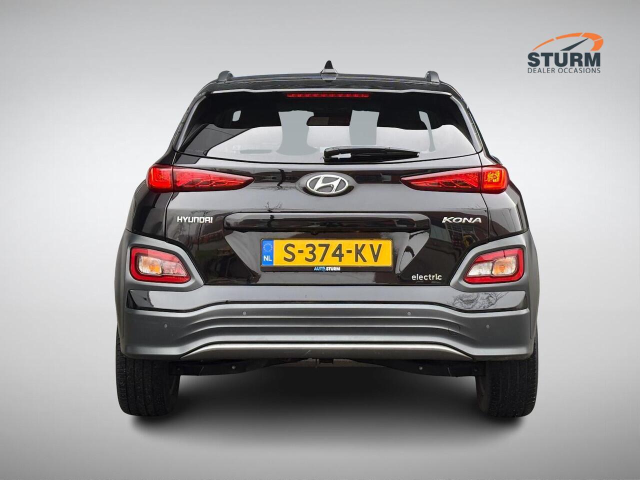 Hyundai Kona EV Premium 64 kWh SoH 96% incl. Trekhaak!