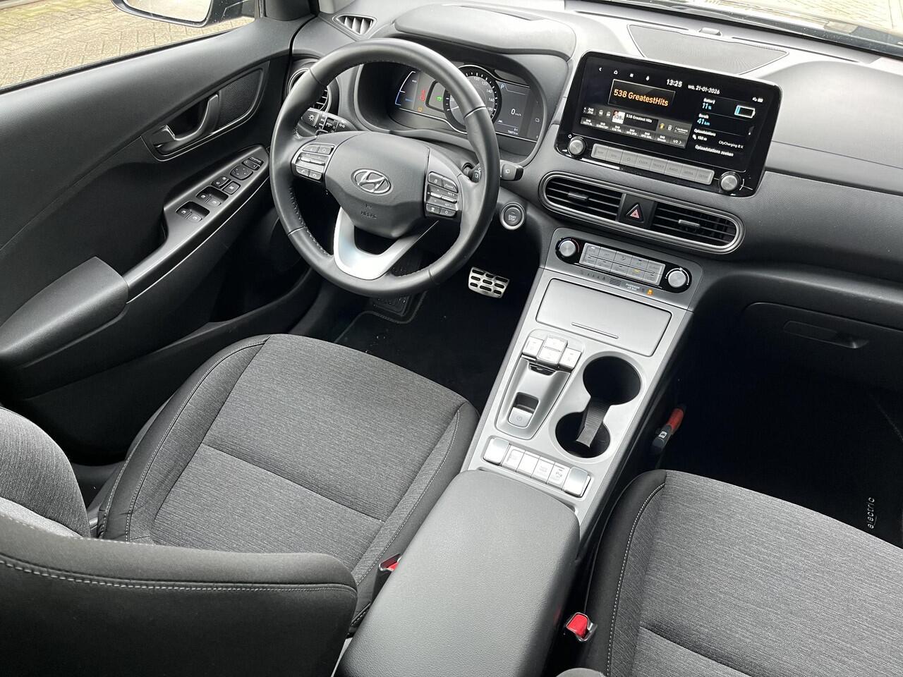 Hyundai Kona EV Fashion 64kWh 204pk | 3-FASEN OBC-LADER | ADAPTIEVE CRUISE | NAVI | APPLE CARPLAY / ANDROID AUTO |