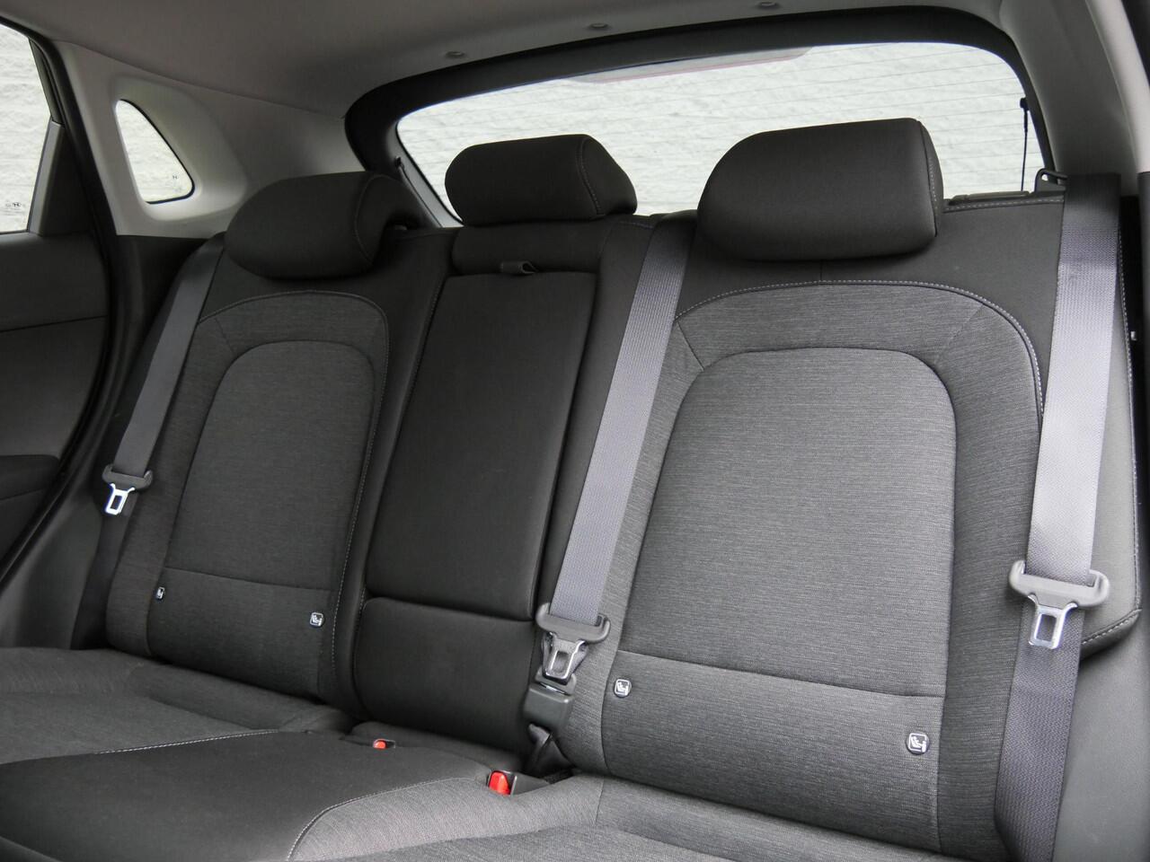 Hyundai Kona EV 64kWh FASHION/ 3-FASE/ SOH 100%/ TREKHAAK/ HEAD-UP/ BLINDSPOT/ KEYLESS