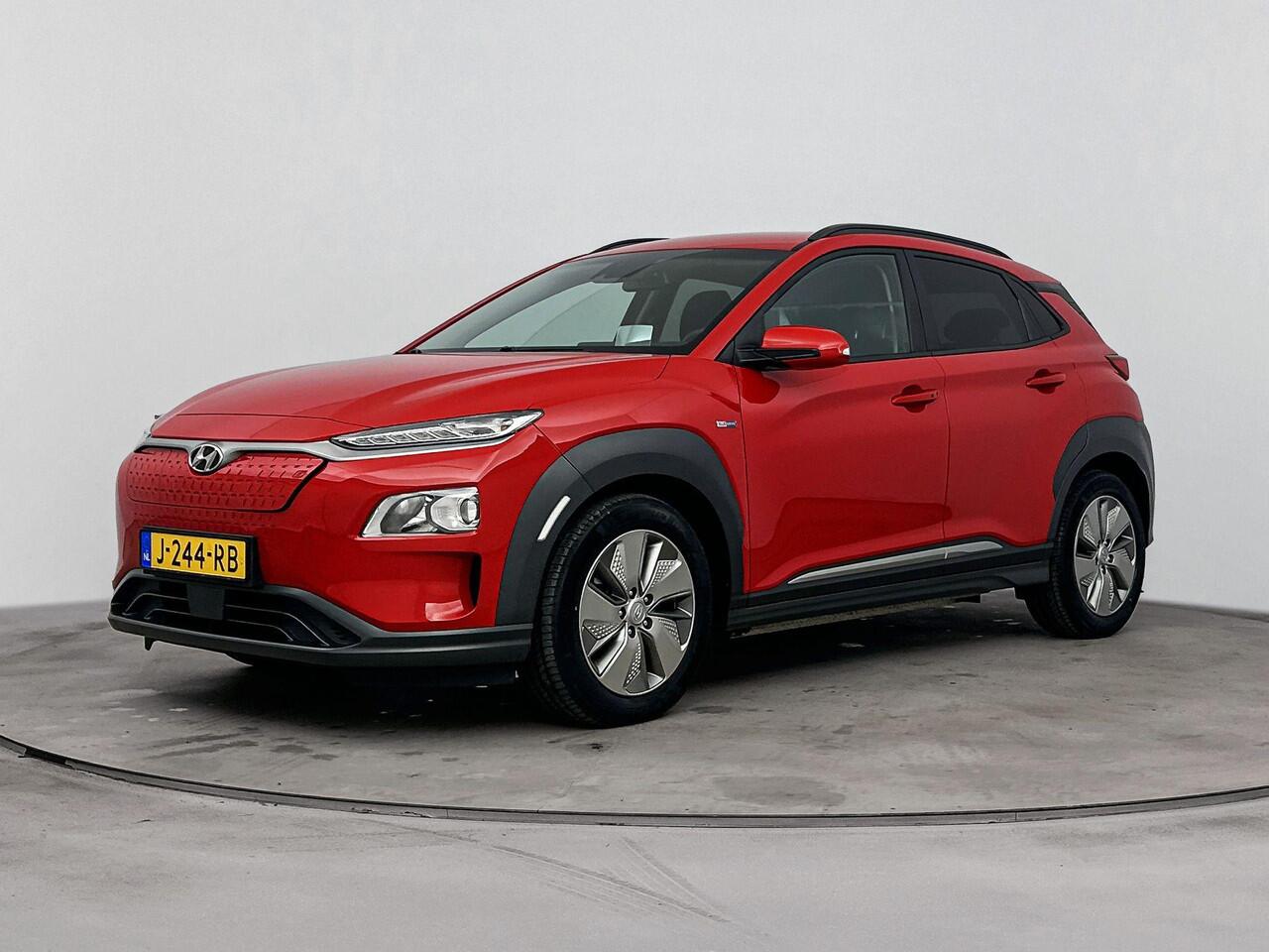Hyundai Kona EV Fashion 64 kWh | Head Up Display | Navigatie | Adaptive Cruise | Dodehoek Detectie | soh 96,6% |