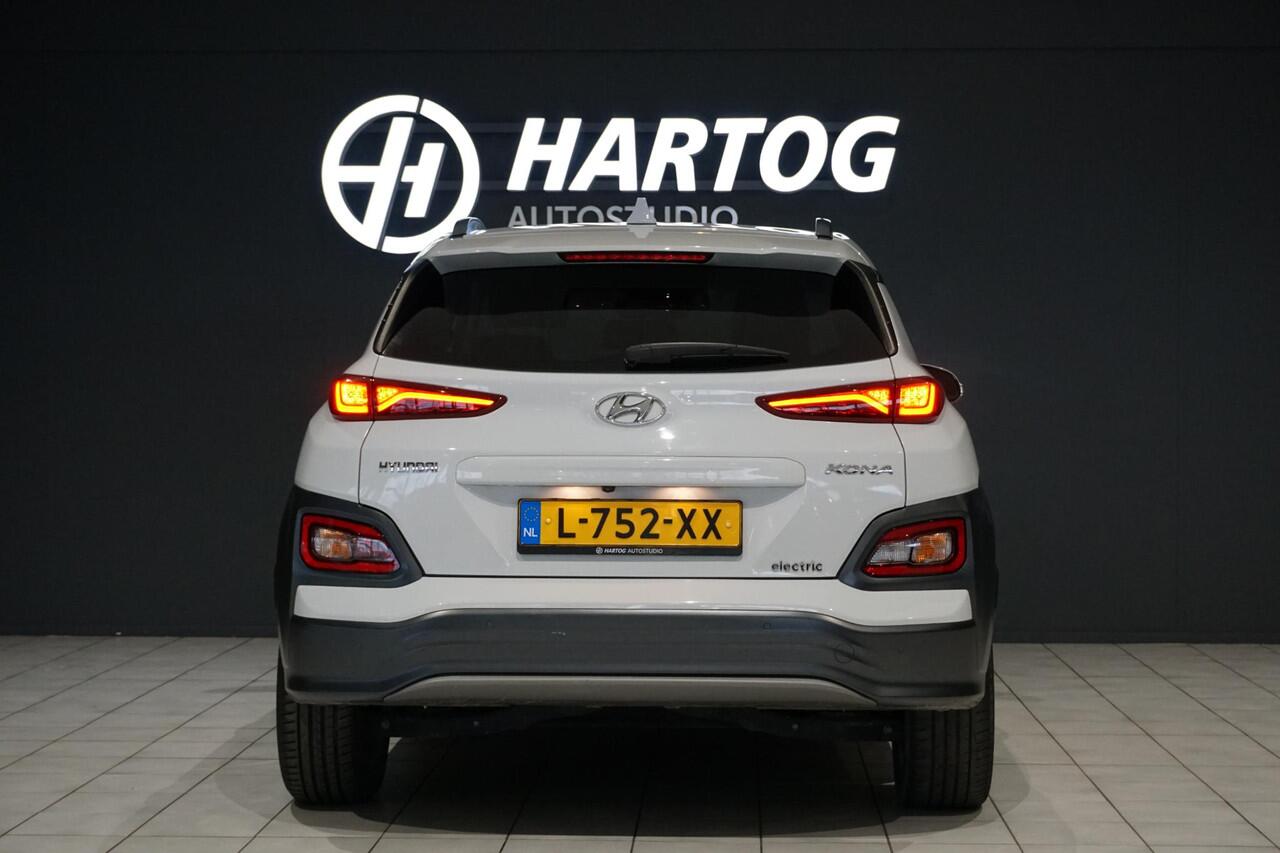 Hyundai Kona EV Premium 64 kWh + LEDER / DODEHOEK / STUURWIEL VERWARMING