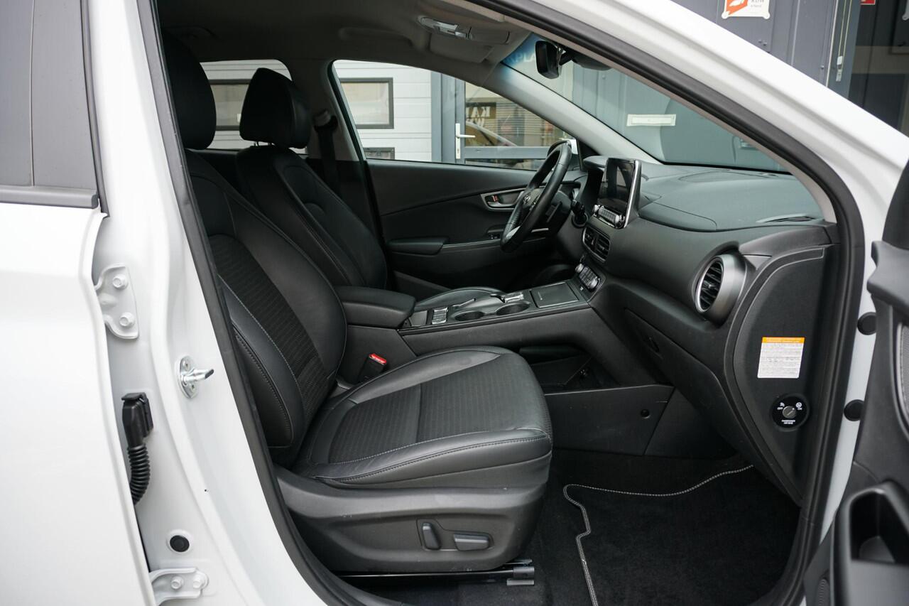 Hyundai Kona EV Premium 64 kWh + LEDER / DODEHOEK / STUURWIEL VERWARMING