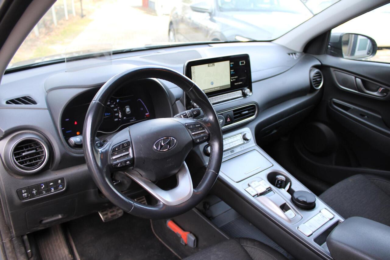 Hyundai Kona EV Fashion 64 kWh SOH 100% - Head-up - Navigatie