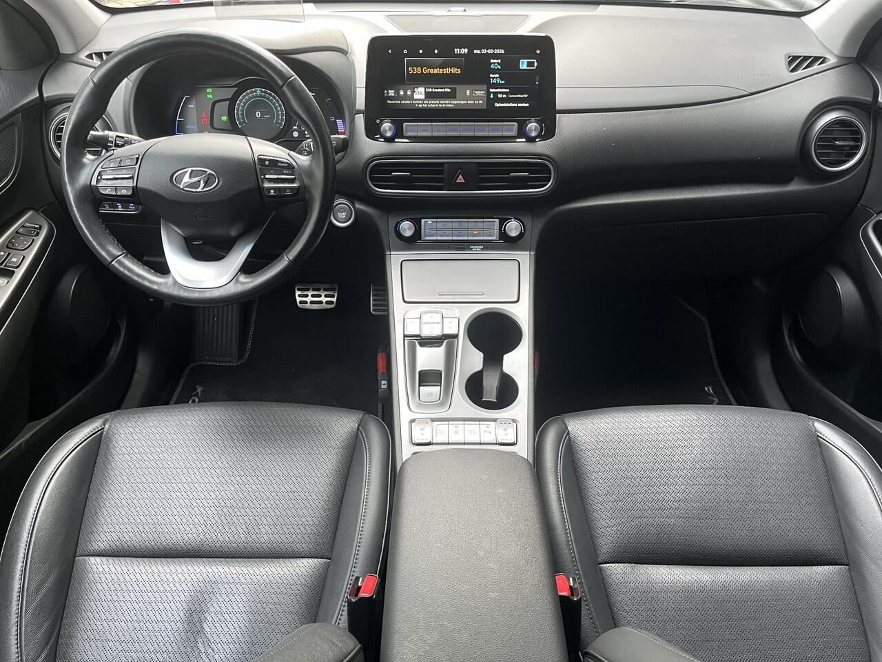 Hyundai Kona EV Premium 64kWh 204pk | SCHUIF/KANTELDAK | LEDER | HEAD UP DISPLAY | ADAPTIEVE CRUISE | NAVI | APPLE CARPLAY / ANDROID AUTO |