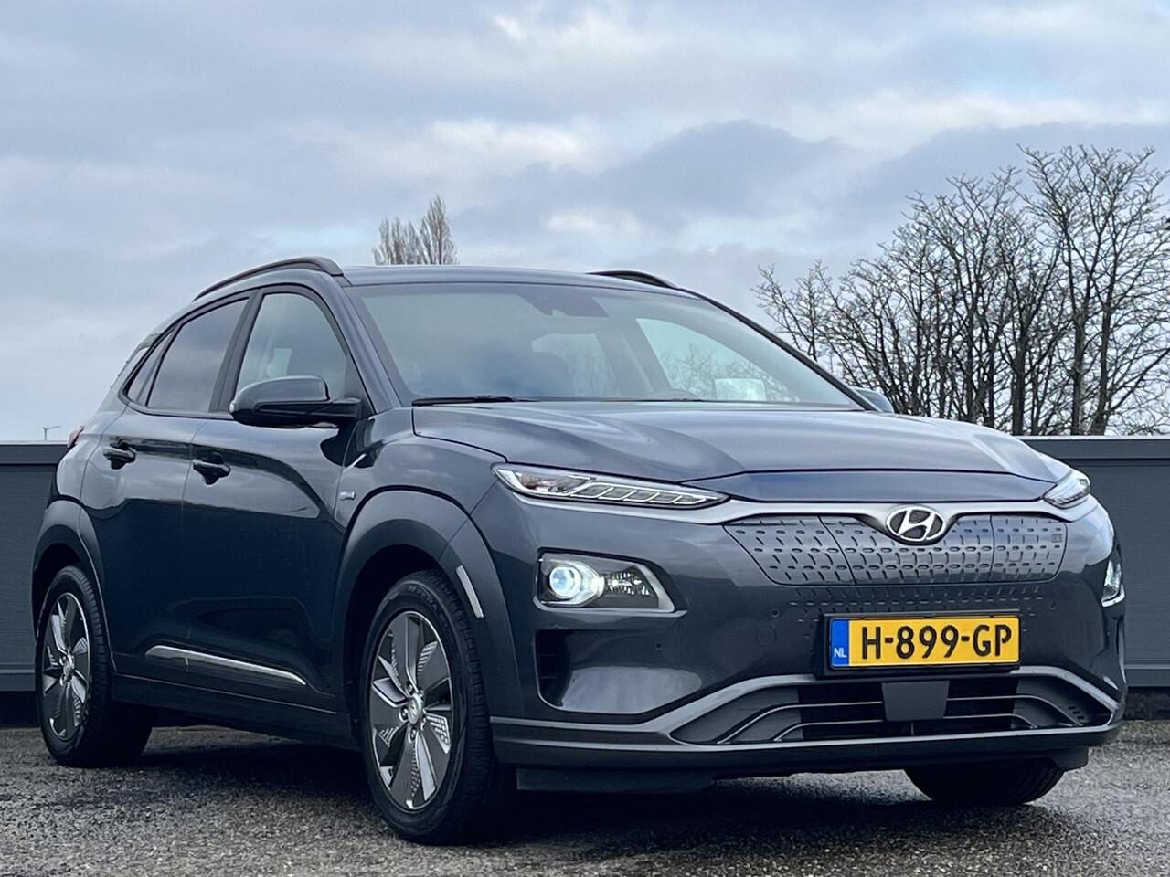 Hyundai Kona EV Premium 64kWh 204pk | SCHUIF/KANTELDAK | LEDER | HEAD UP DISPLAY | ADAPTIEVE CRUISE | NAVI | APPLE CARPLAY / ANDROID AUTO |