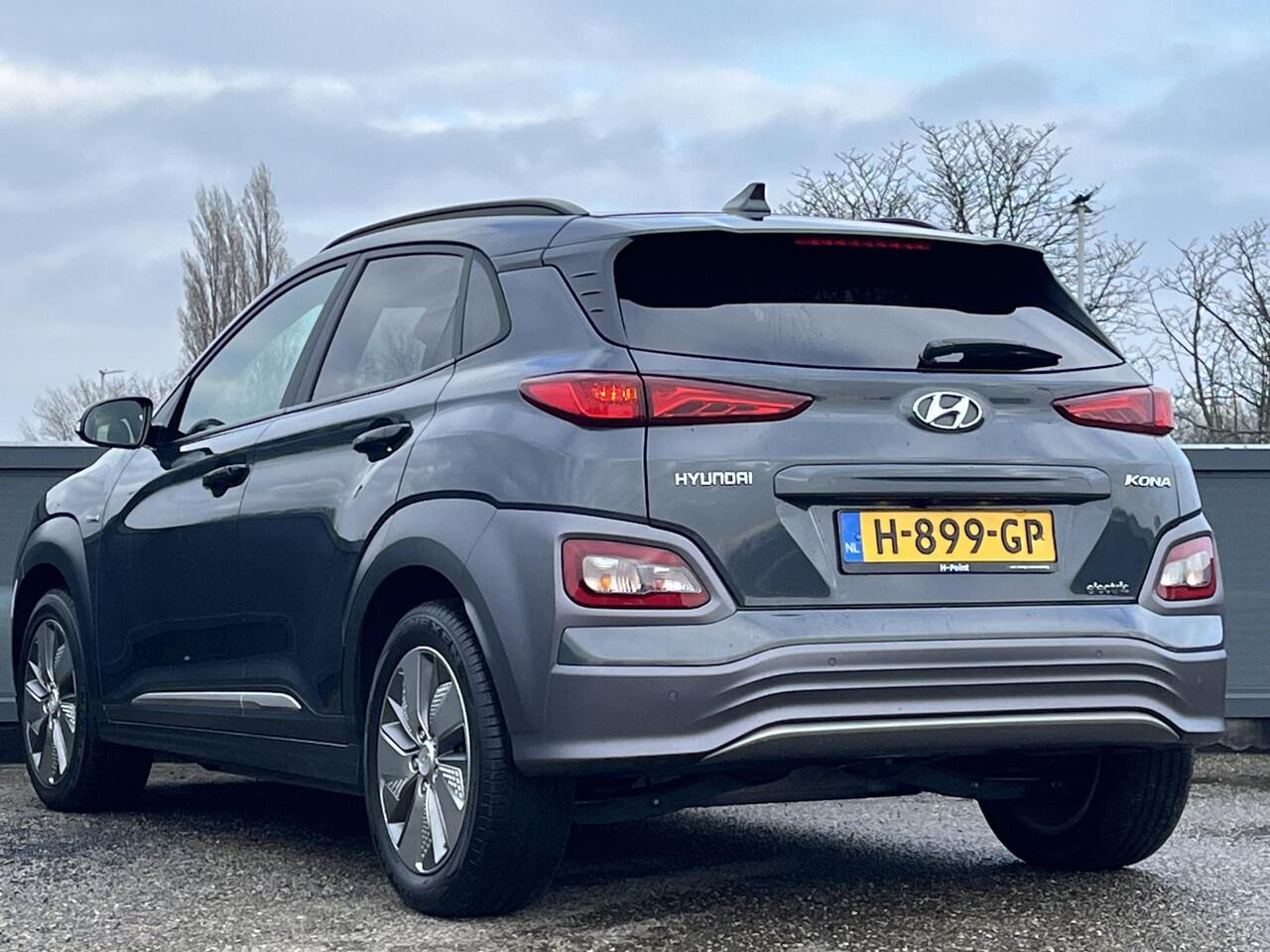 Hyundai Kona EV Premium 64kWh 204pk | SCHUIF/KANTELDAK | LEDER | HEAD UP DISPLAY | ADAPTIEVE CRUISE | NAVI | APPLE CARPLAY / ANDROID AUTO |