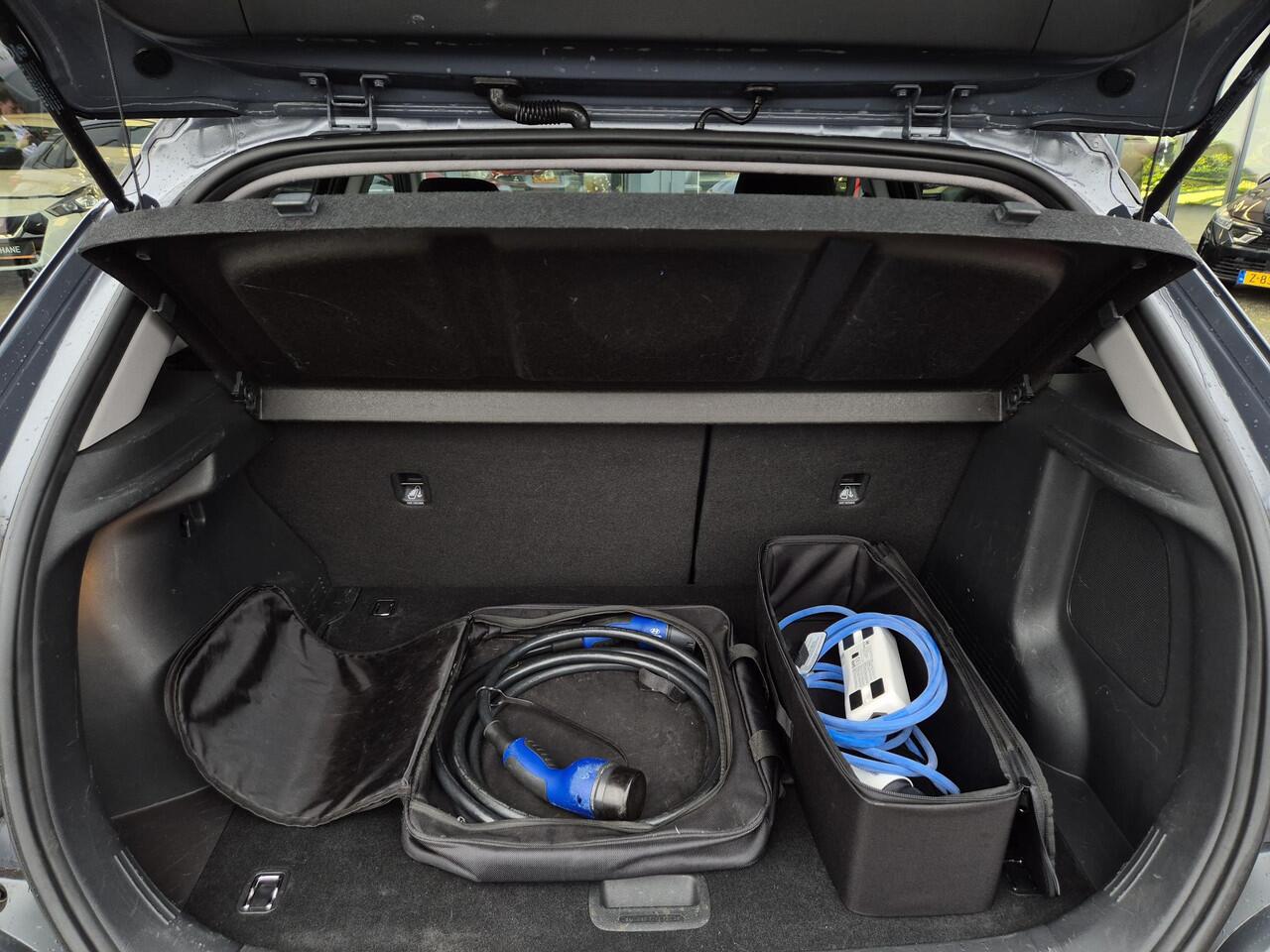 Hyundai Kona EV Fashion 64 kWh | SOH 96,4% | Navigatie | AppleCarplay/AndroidAuto |