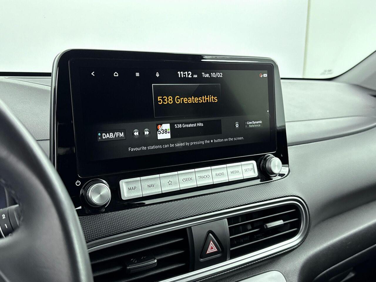 Hyundai Kona EV Fashion 64 kWh | Head Up Display | SOH 95.5% | Half Leder | Dode Hoek Detectie | Stoelverwarming & Verkoeling | Lane Assist |