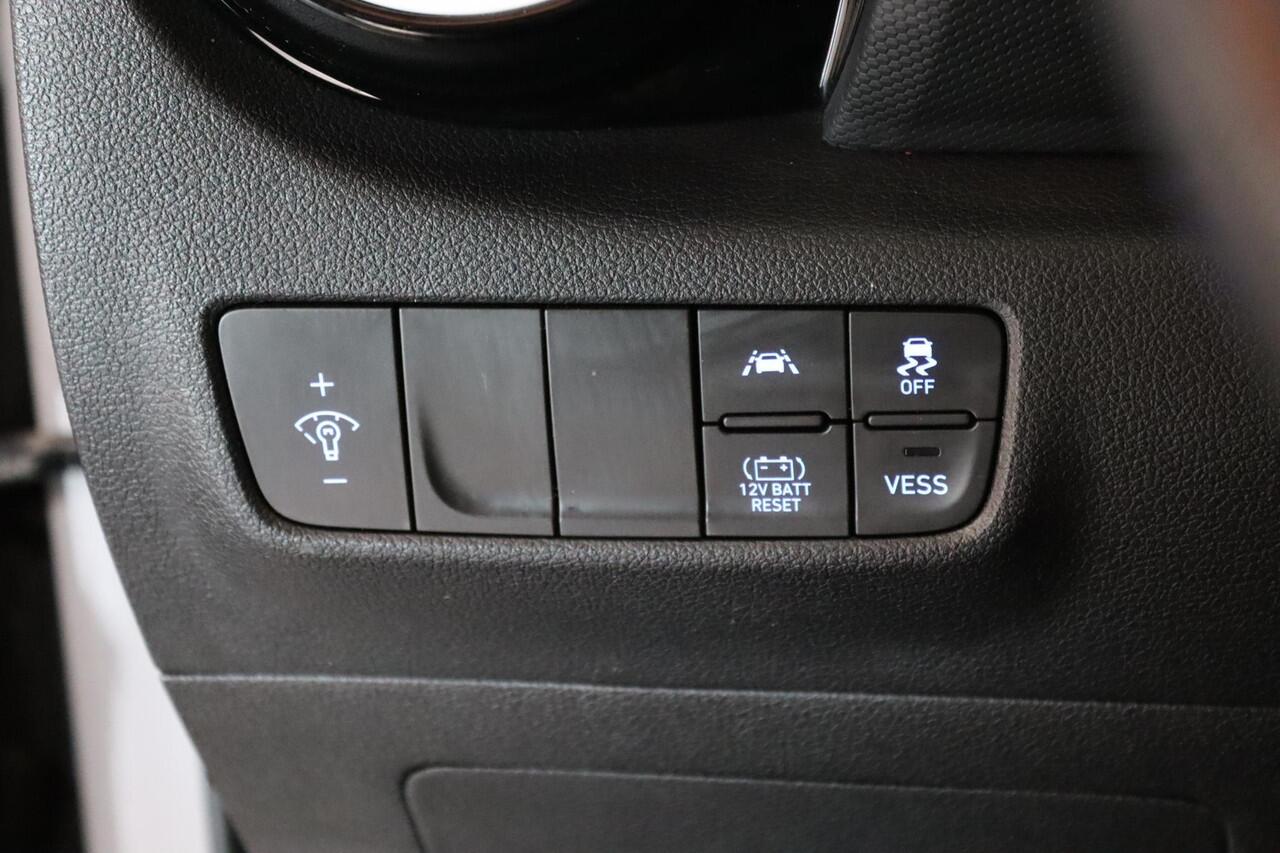 Hyundai Kona 1.6 GDI HEV Comfort Smart Stoel/Stuurverwarming, Cruise Control, Trekhaak, Camera