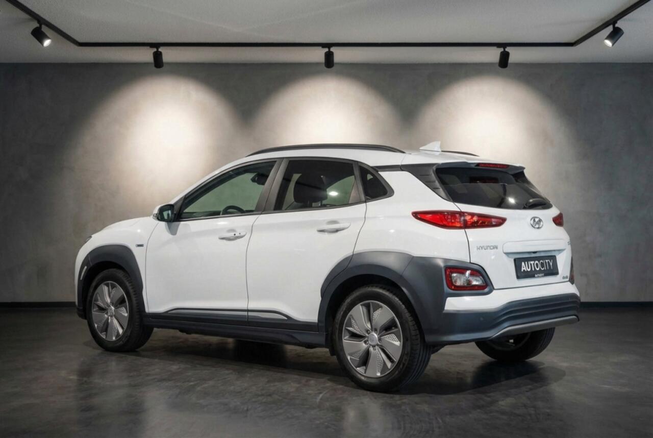 Hyundai Kona EV Limited 64 kWh 100% SOH l HUD l Leder l Elektrische Stoelen