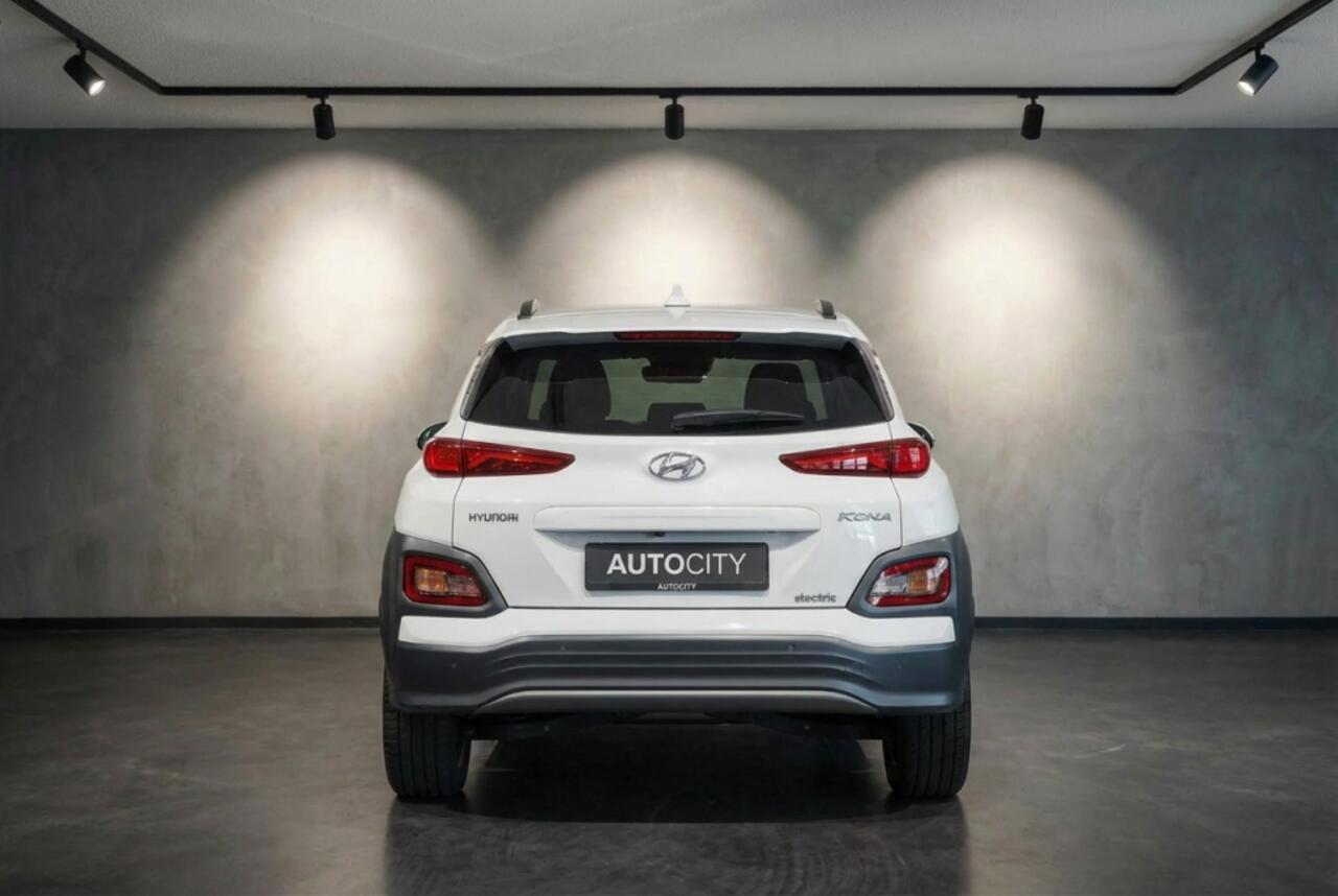 Hyundai Kona EV Limited 64 kWh 100% SOH l HUD l Leder l Elektrische Stoelen