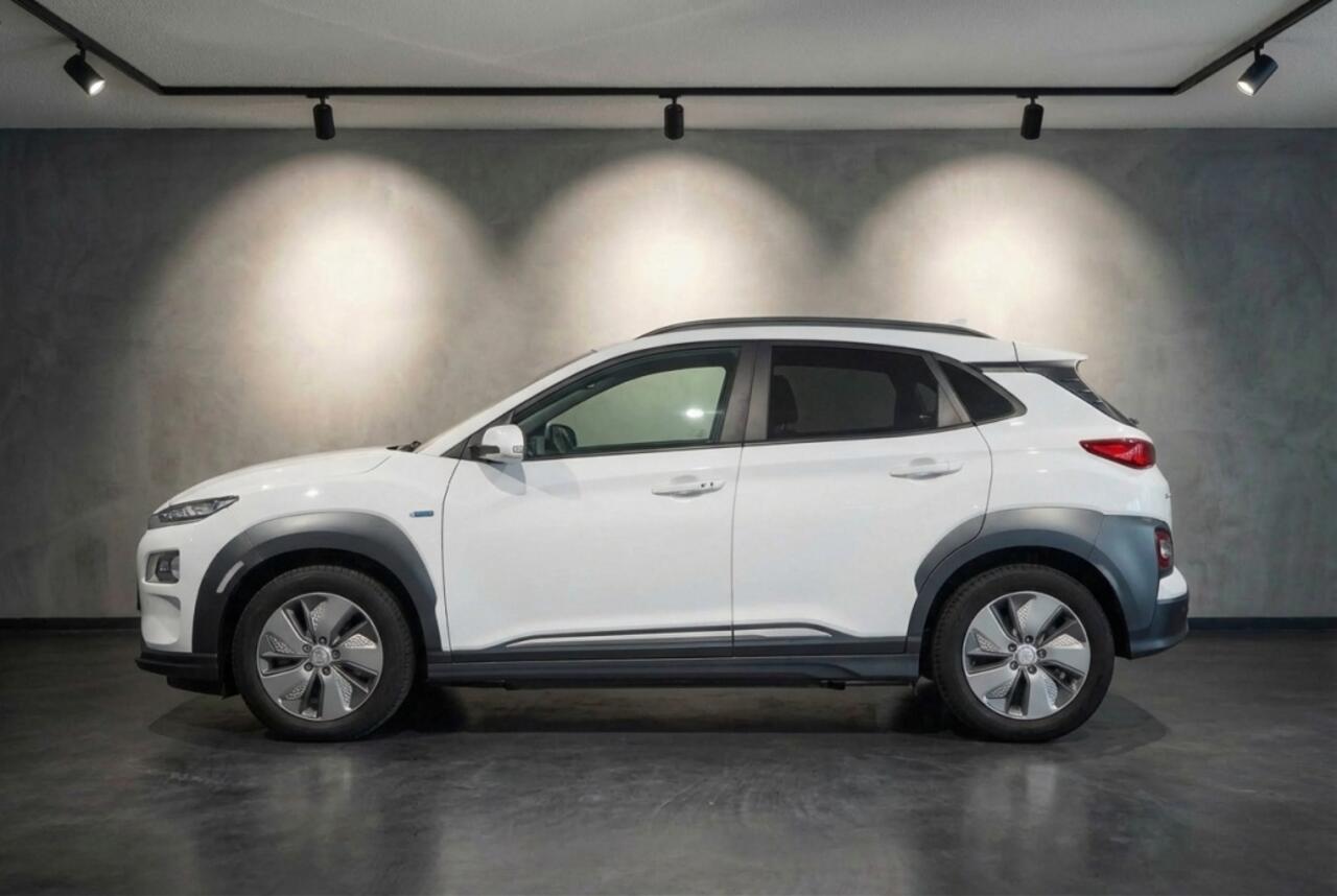 Hyundai Kona EV Limited 64 kWh 100% SOH l HUD l Leder l Elektrische Stoelen