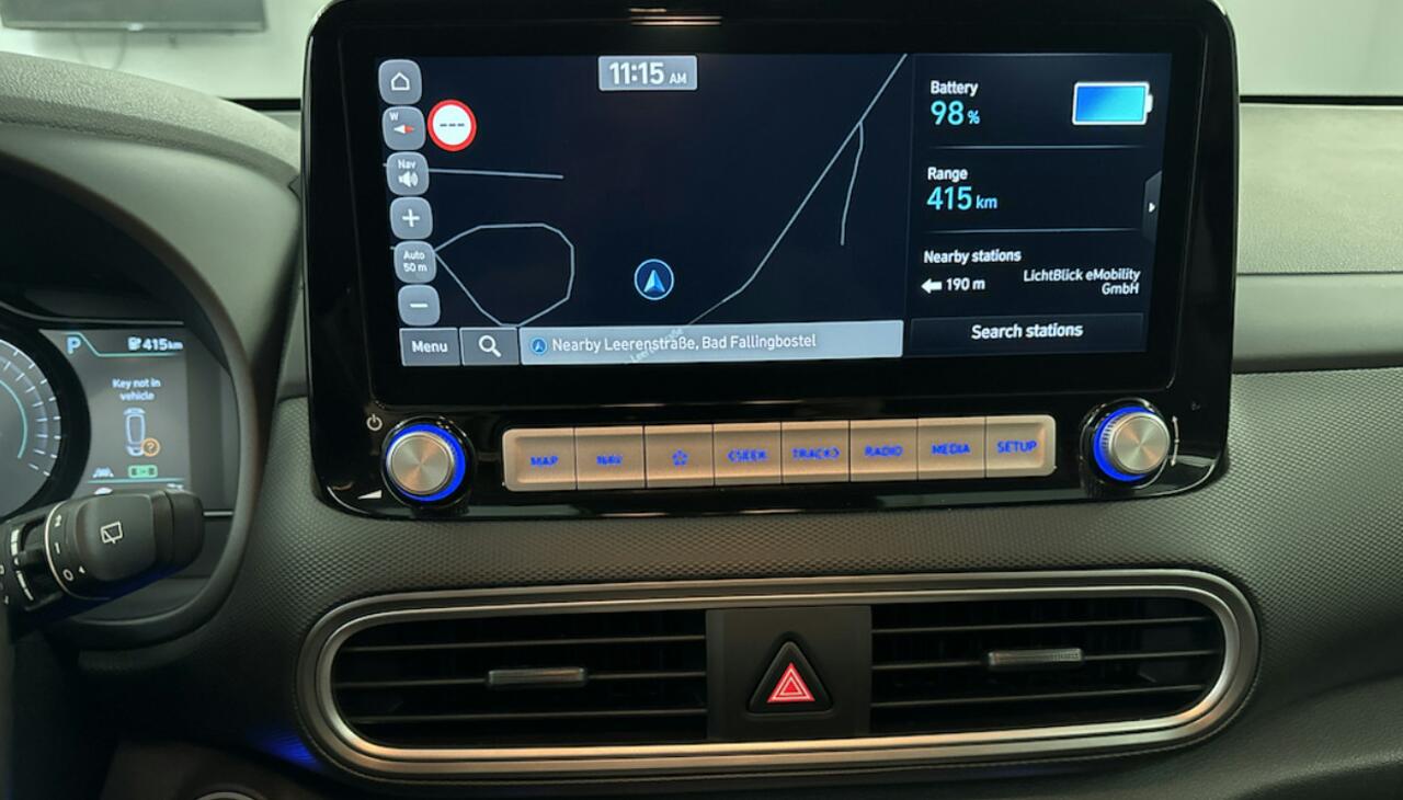 Hyundai Kona EV Premium 64 kWh SOH 99%, Stoelverwarming