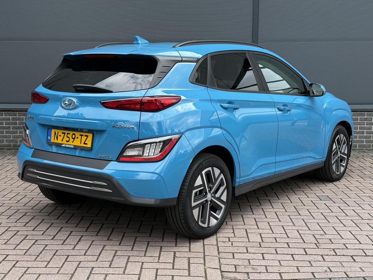 Hyundai Kona EV Fashion 64 kWh / Head-up display / Navigatie / Achteruitrij camera / Keyless / Apple carplay&Android auto /