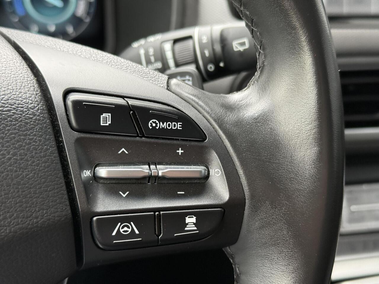 Hyundai Kona EV Fashion 64 kWh / Head-up display / Navigatie / Achteruitrij camera / Keyless / Apple carplay&Android auto /