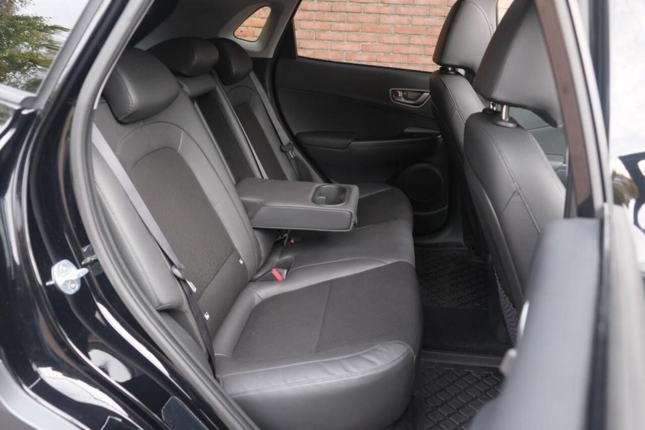 Hyundai Kona EV 64 kWh 204pk Fashion | Navi | App Connect | Climate | Adaptive Cruise | Schuif-/kanteldak | Head-up Display | Camera | Keyless